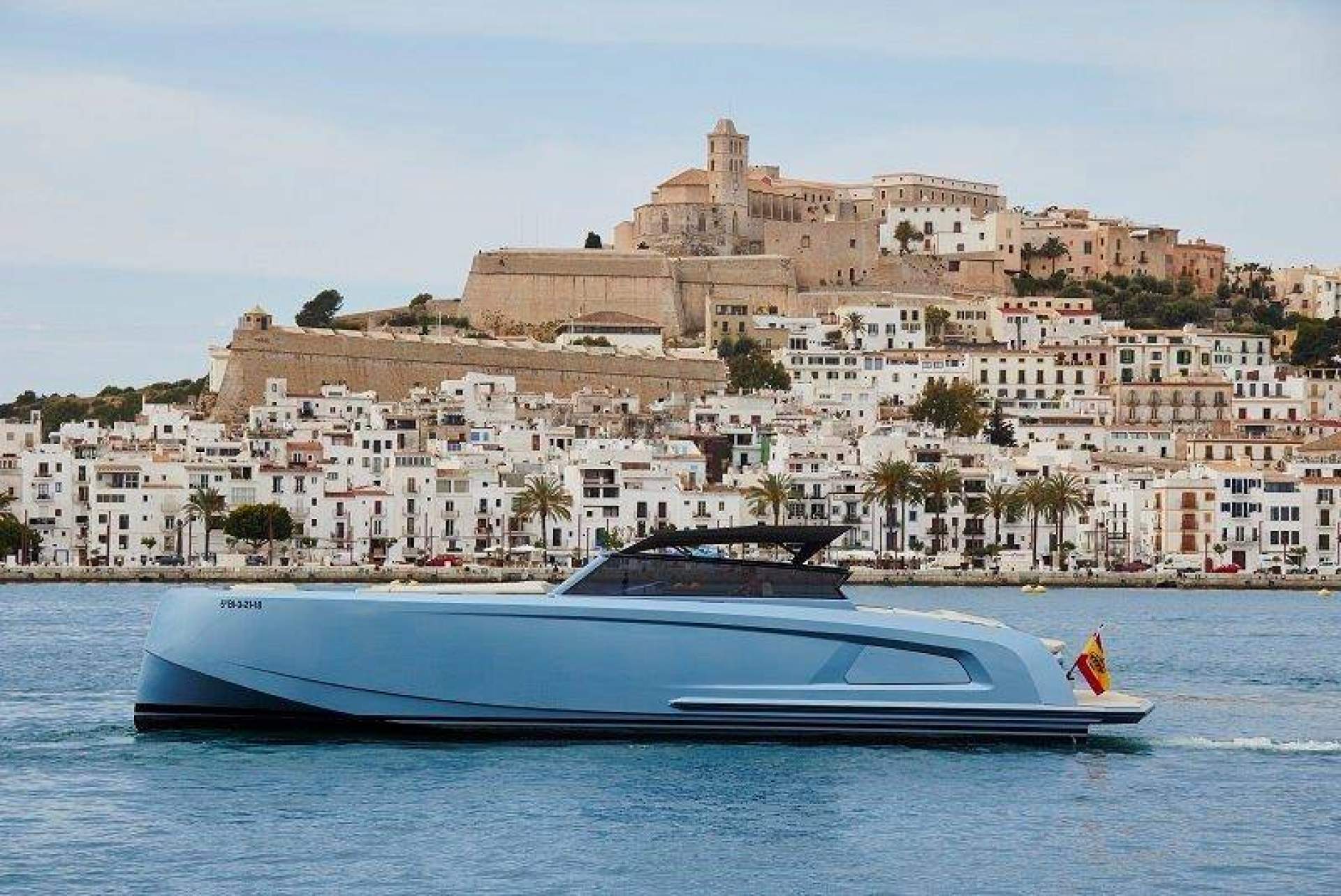 Disfrutar de las vacaciones en yate de lujo con Yacht IN Ibiza