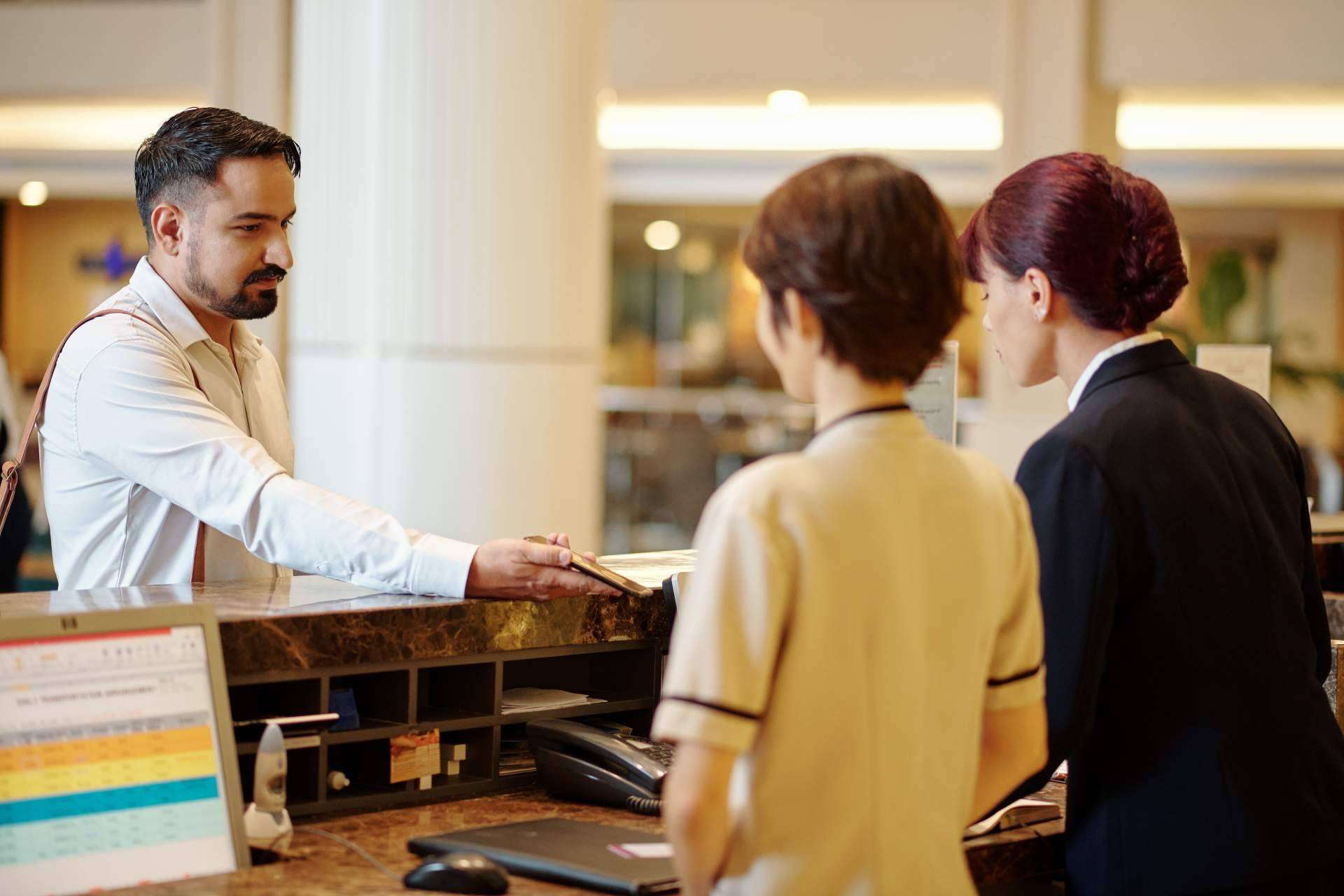 ¿Cuál es la mejor opción ante las compañías de luz tradicional?: Energética Hotelera