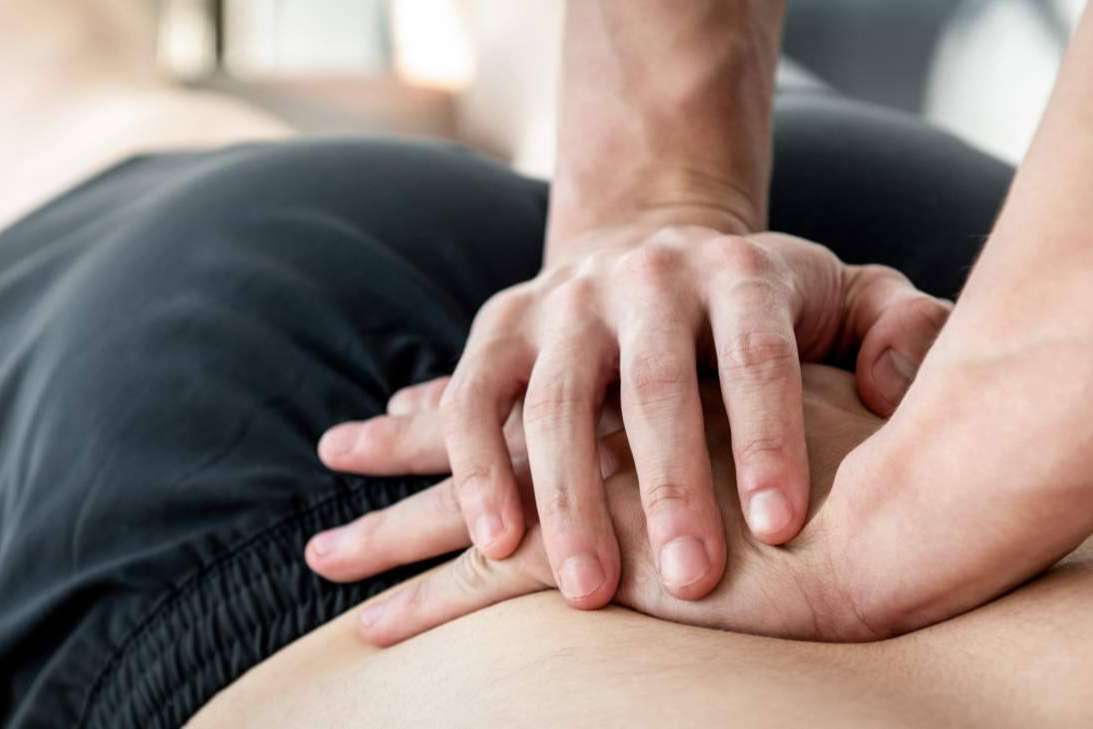 La fisioterapia se establece como una solución eficaz ante el dolor lumbar: Clínica Viasalud