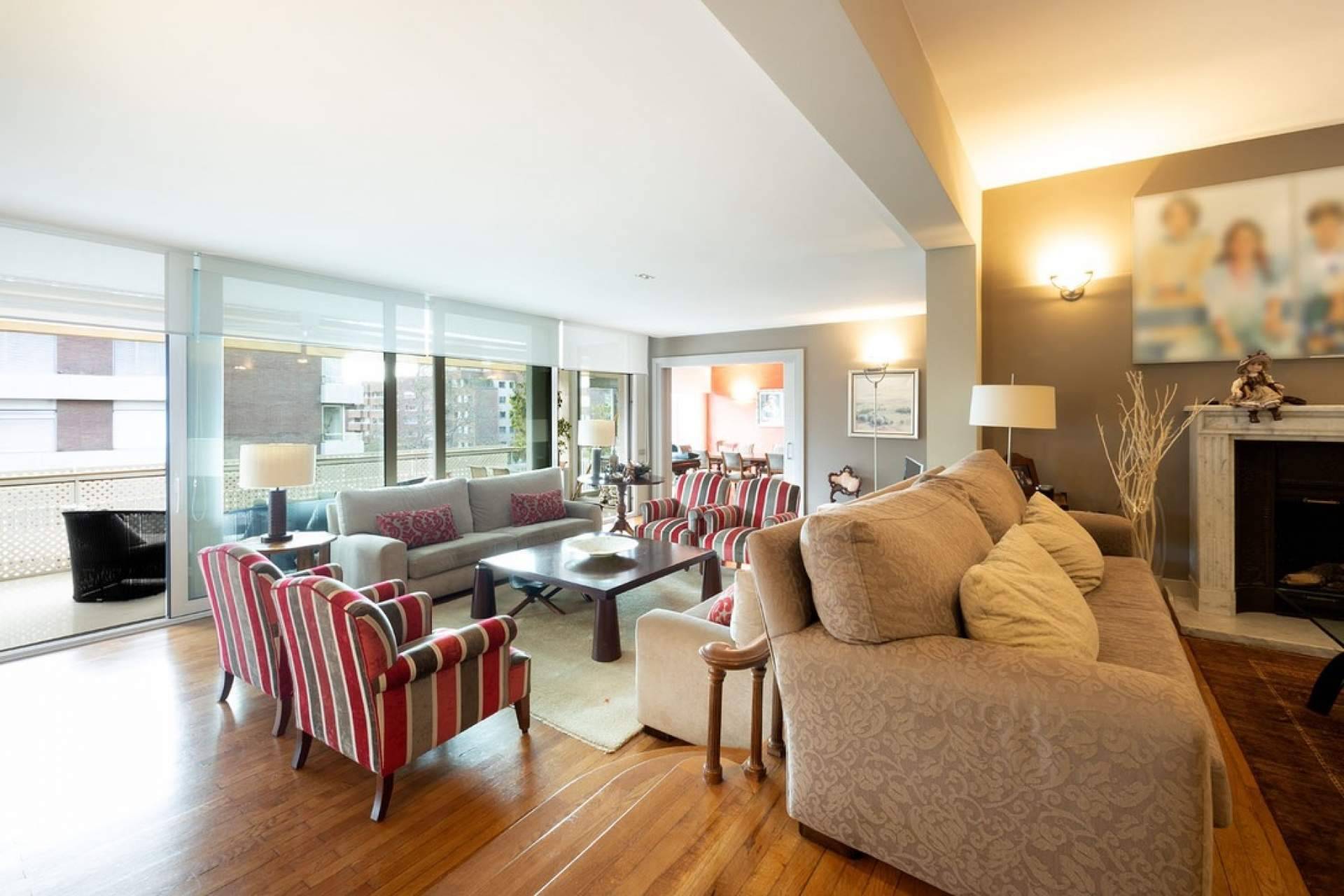 Buy House Real Estate ofrece asesoría sobre casas de alto standing en venta en Barcelona