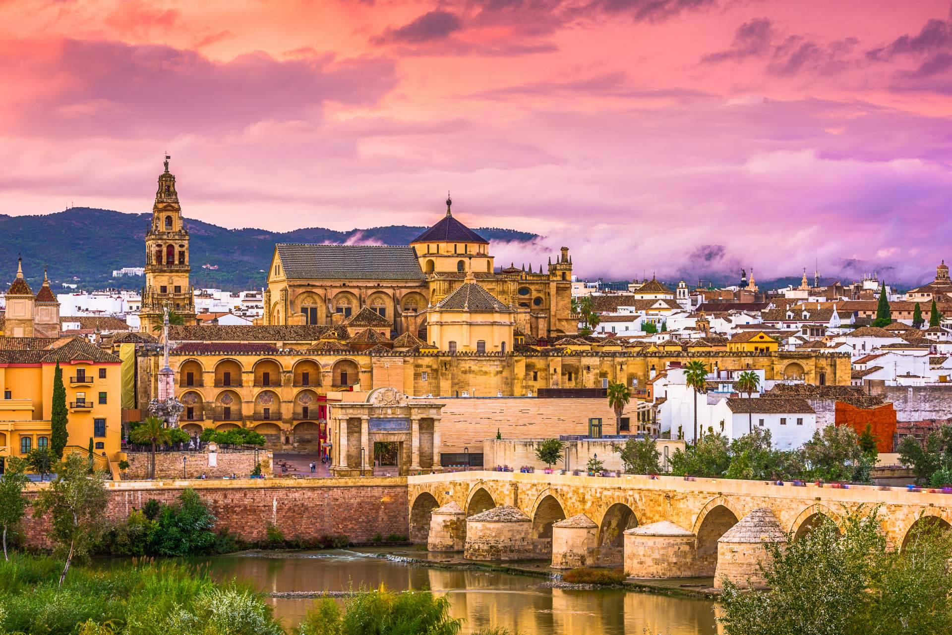 ¿Por qué hay que visitar Córdoba a través de APIT Córdoba y sus visitas guiadas?