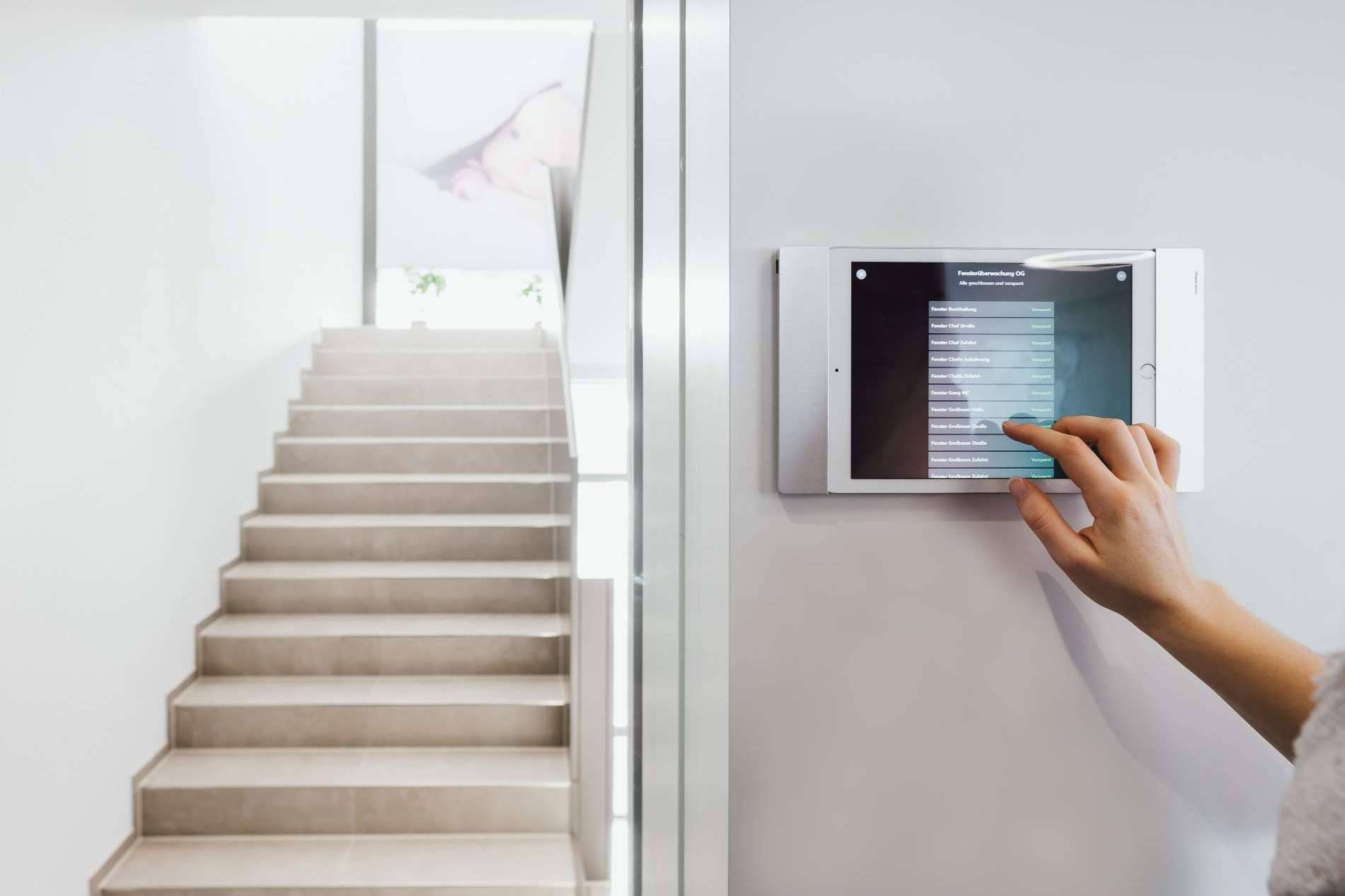 Sistemas domóticos de un hogar u oficina, eficiencia y mantenimiento profesional con IKOSAS