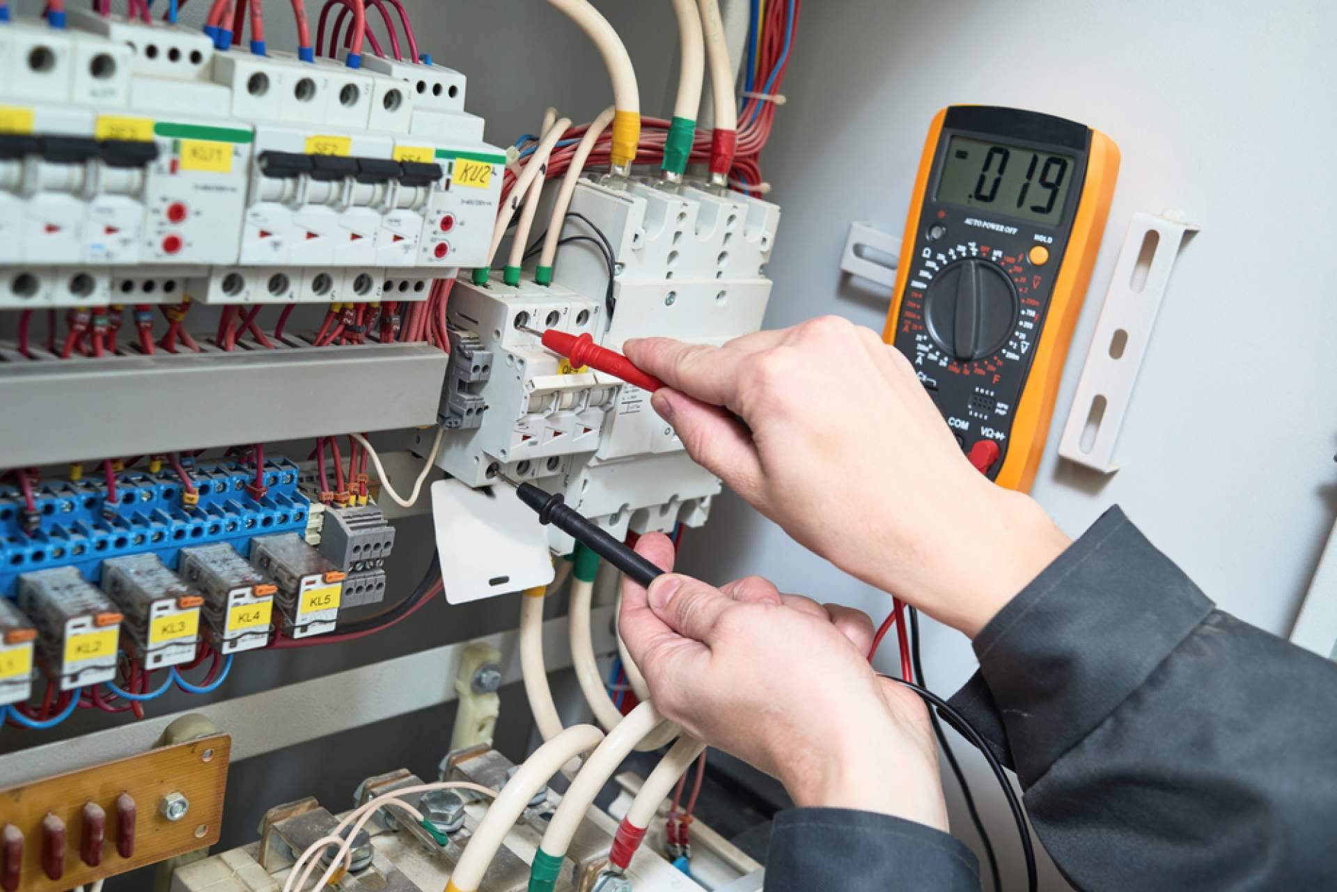 Los profesionales del material eléctrico Distrelec