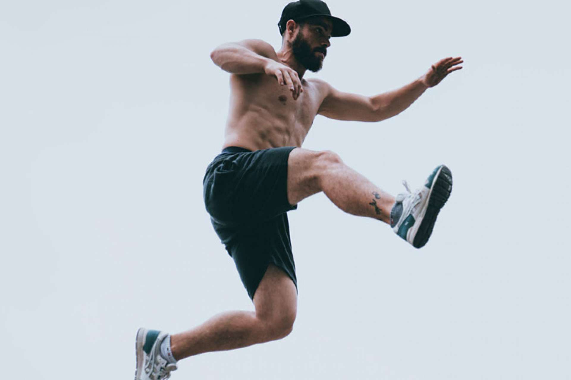 Aarón Vivar Hernández es un atleta de la Federación Española de Gimnasia, en la disciplina de parkour, que representará a España en el próximo mundial de la FIG en Montpellier
