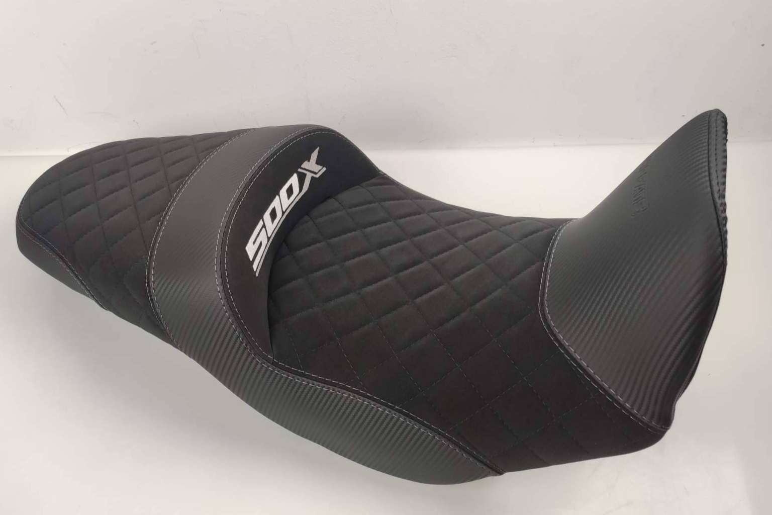 Tapizar asiento de moto con JM-FUNDAS