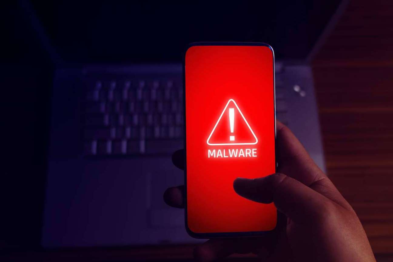 Proteger el móvil del malware con el software Sophos, por Metafrase