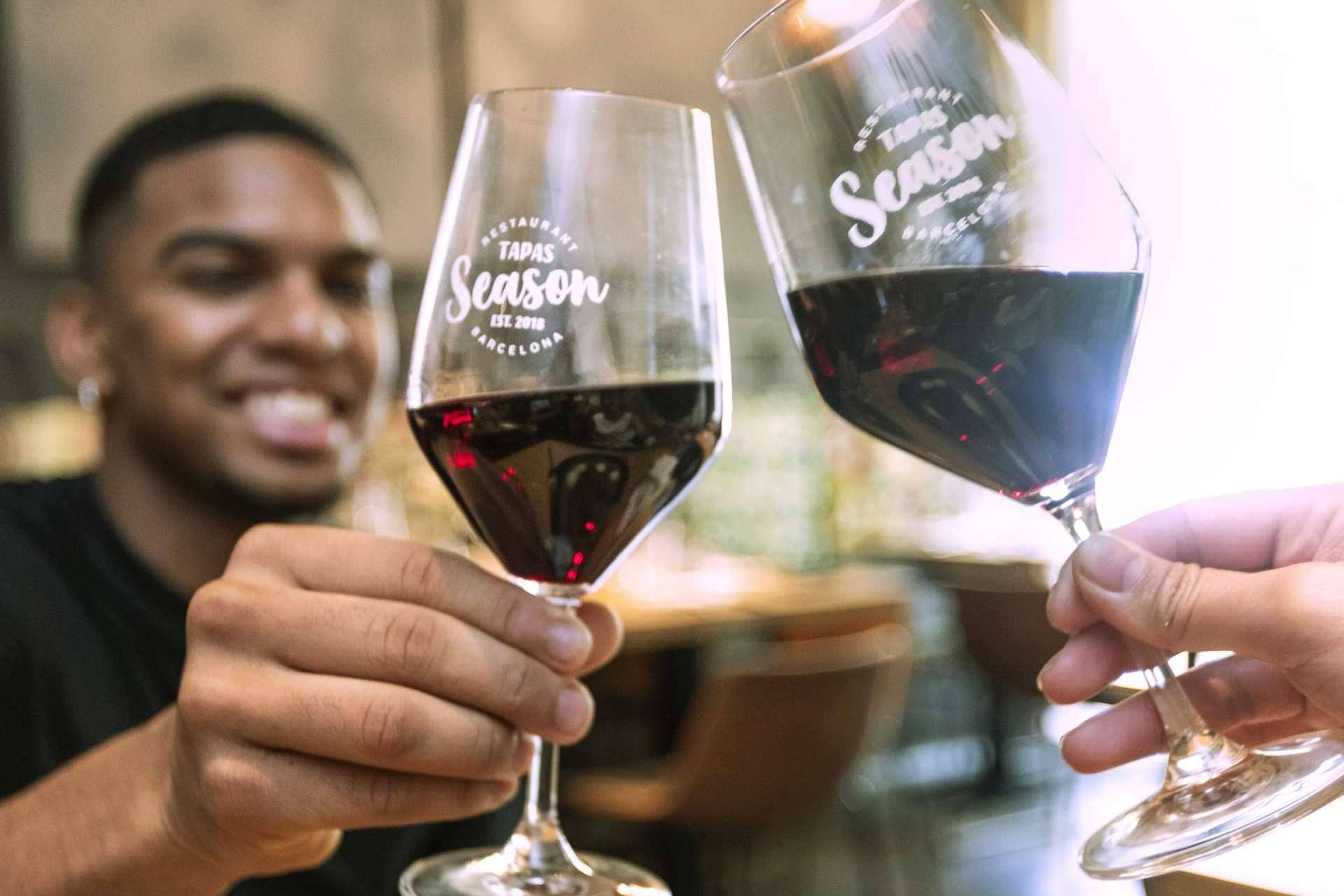 ¿Por qué las tapas son ideales para compartir entre amigos?