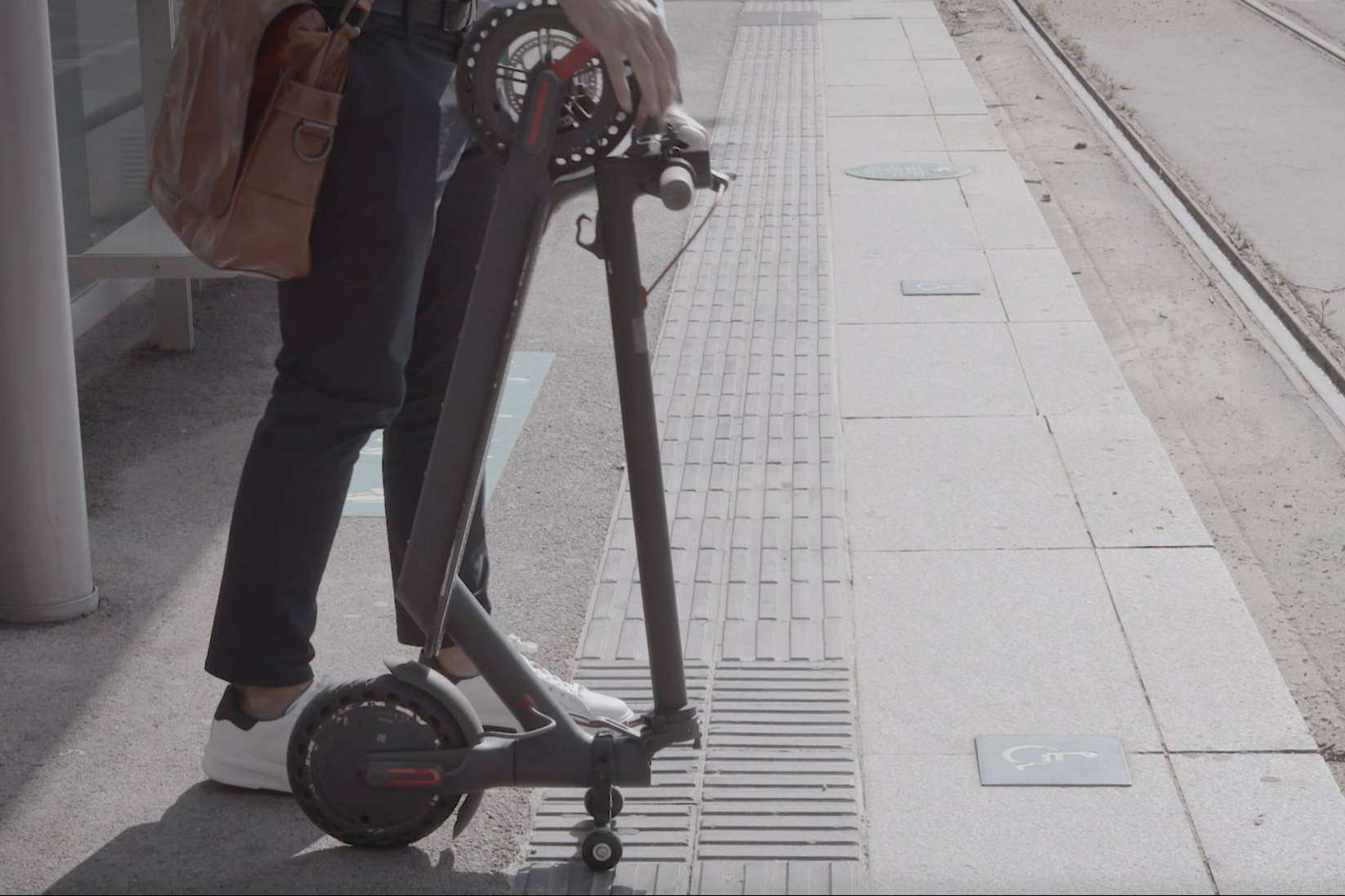 Las ventajas de V-mount, el soporte universal para patinete eléctrico de Techmotion Electronics