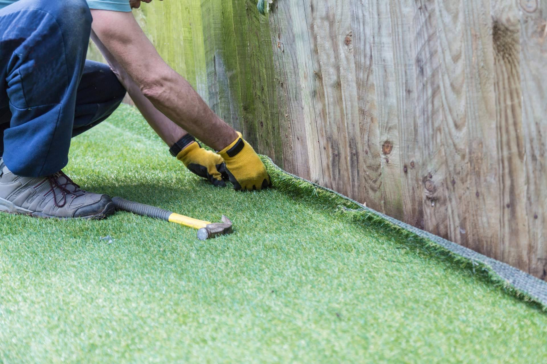 Césped artificial realista para exteriores de JardínVertical.es