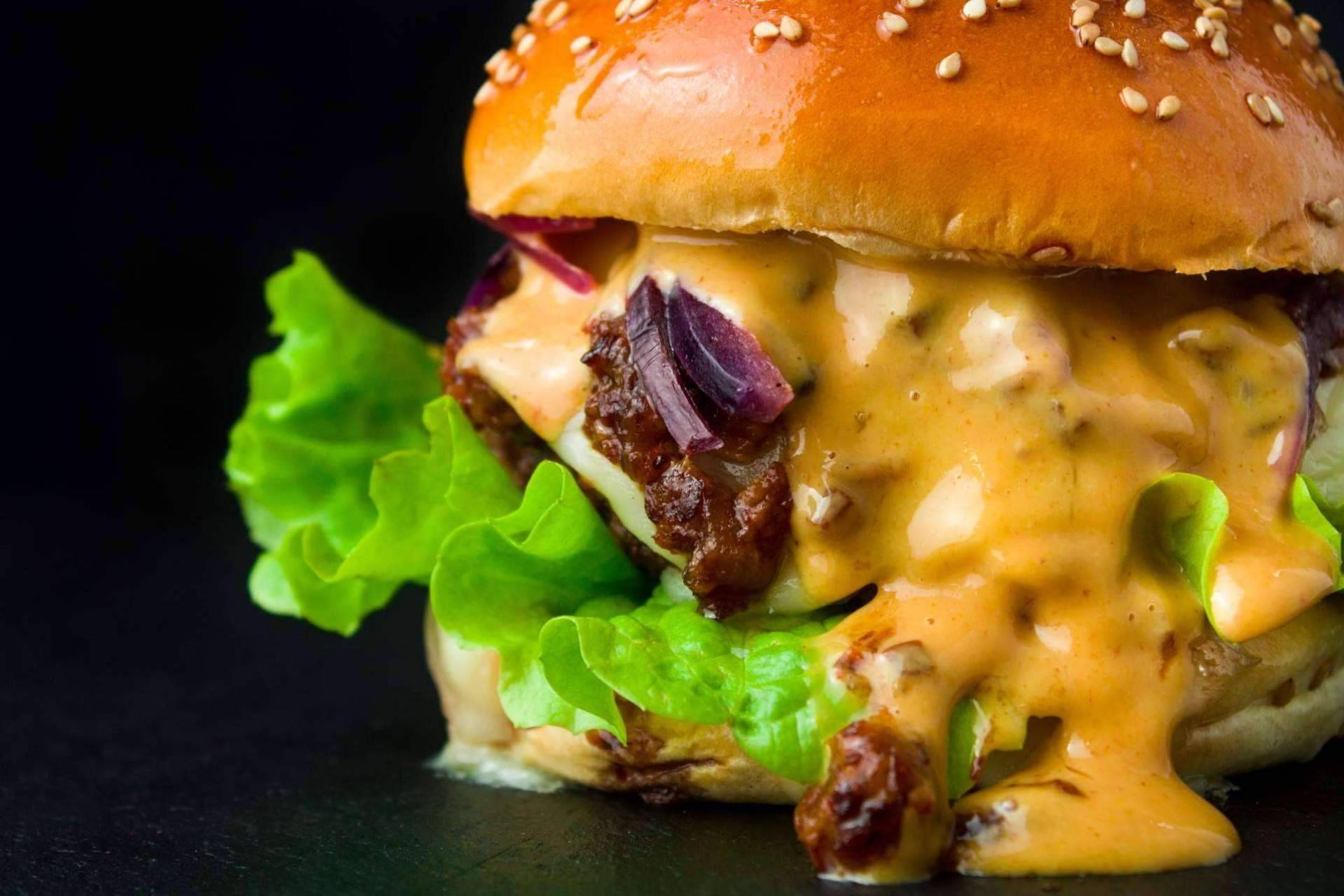 La iniciativa de hamburguesas solidarias de A Toda Mesa