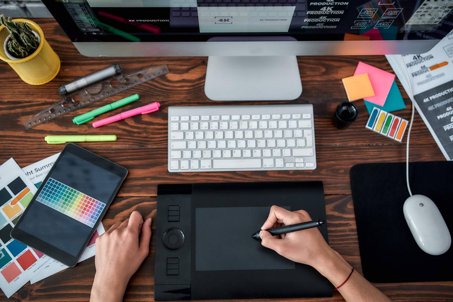 Estudiar diseño gráfico ofrece muchas salidas laborales, por Gesenco Formación