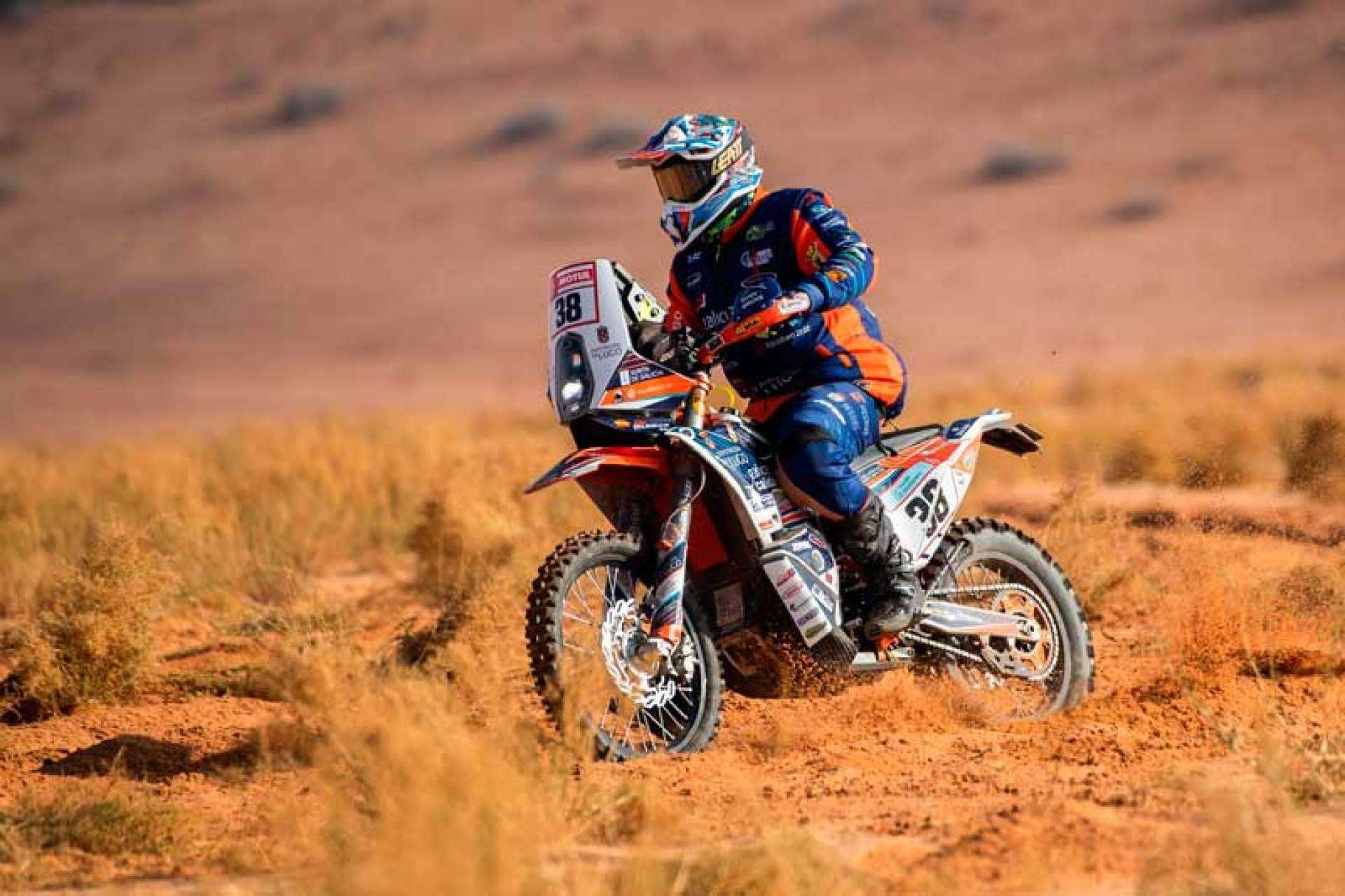 ADHESIVOSEMBARRADOS dispone de equipación Dakar