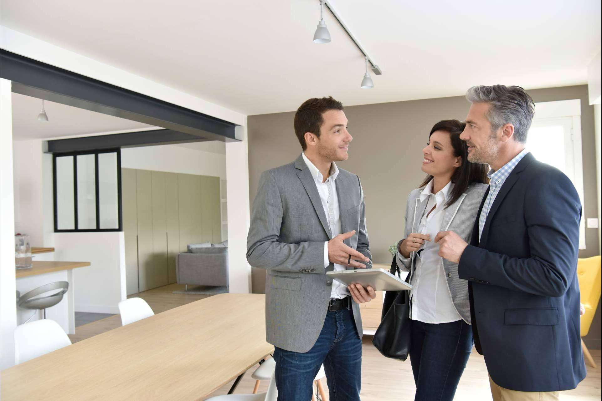 Un solo agente inmobiliario encarna todas las operaciones relacionadas con un inmueble, en M&L Consulting