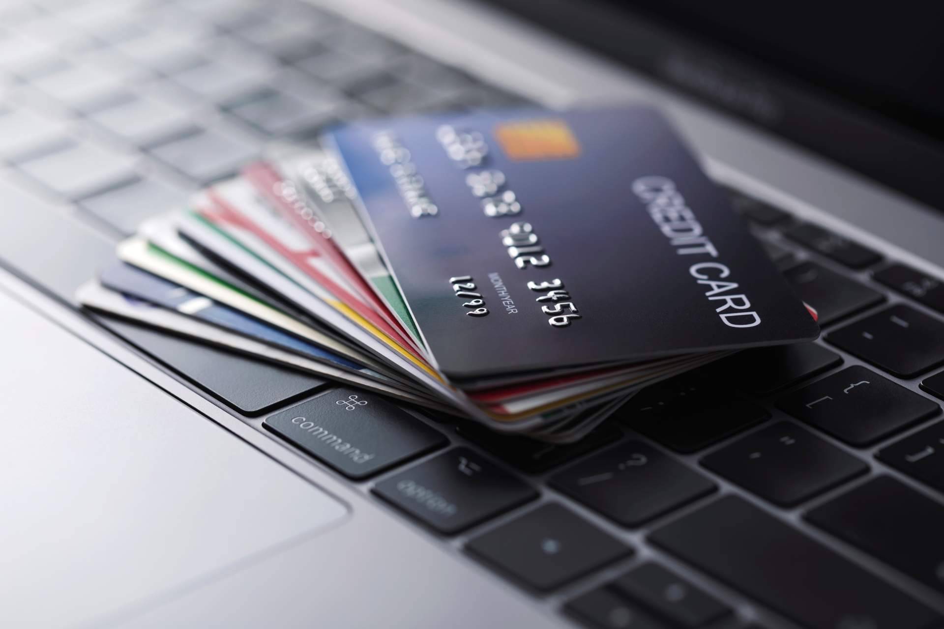 Sello Legal Abogados informa sobre cómo deben vender los bancos las tarjetas revolving a partir de ahora
