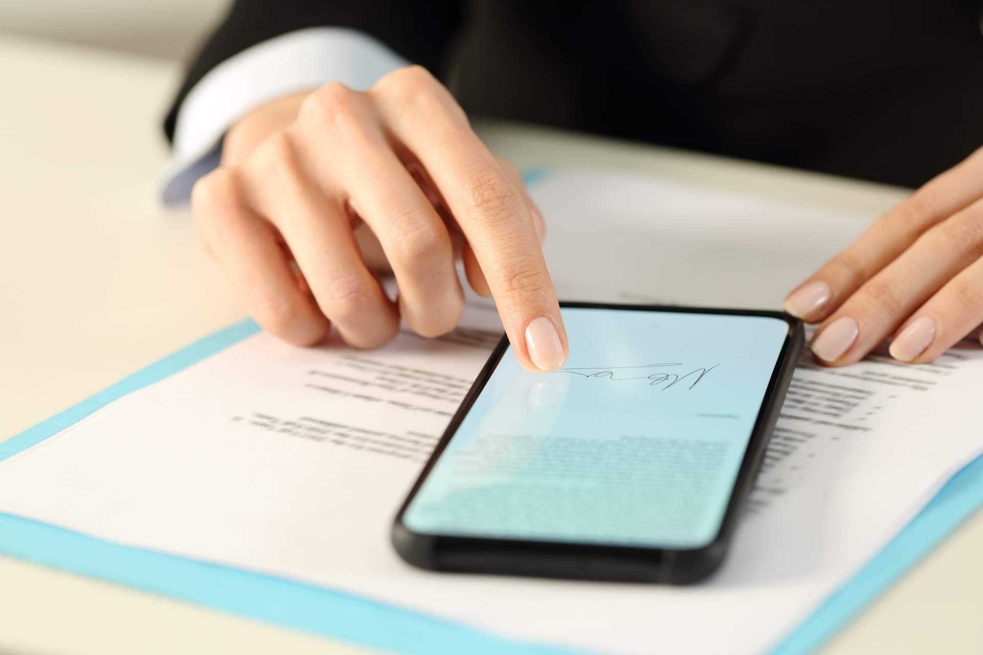 Acerca de la firma de contratos con los servicios que ofrece Factorymail