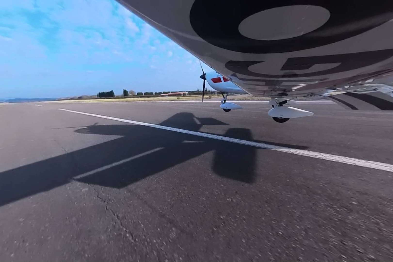 Asturfly es una escuela de vuelo de ultraligero situada en Asturias