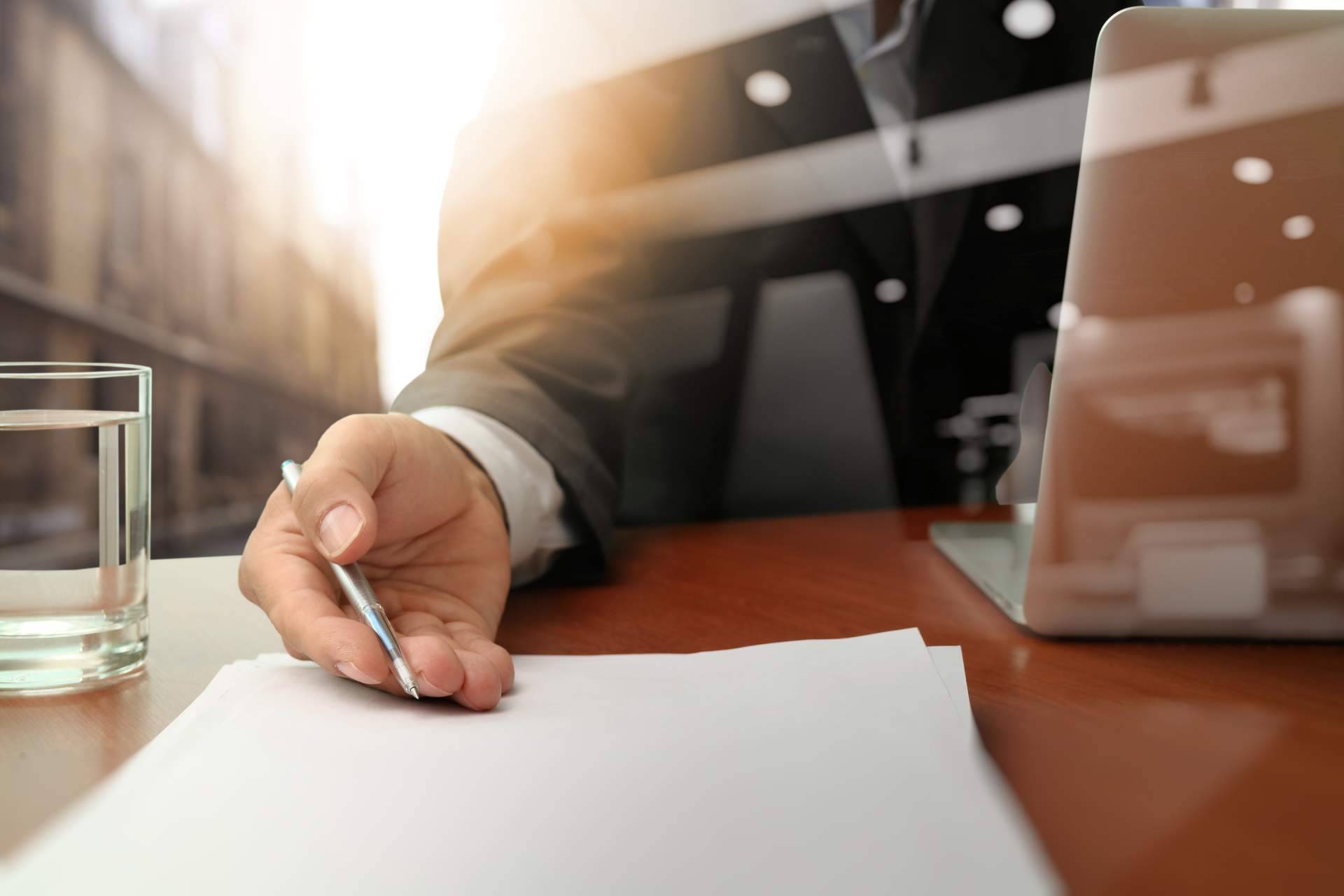 Conocer los requisitos para solicitar arraigo para la formación, por Banchio Abogado