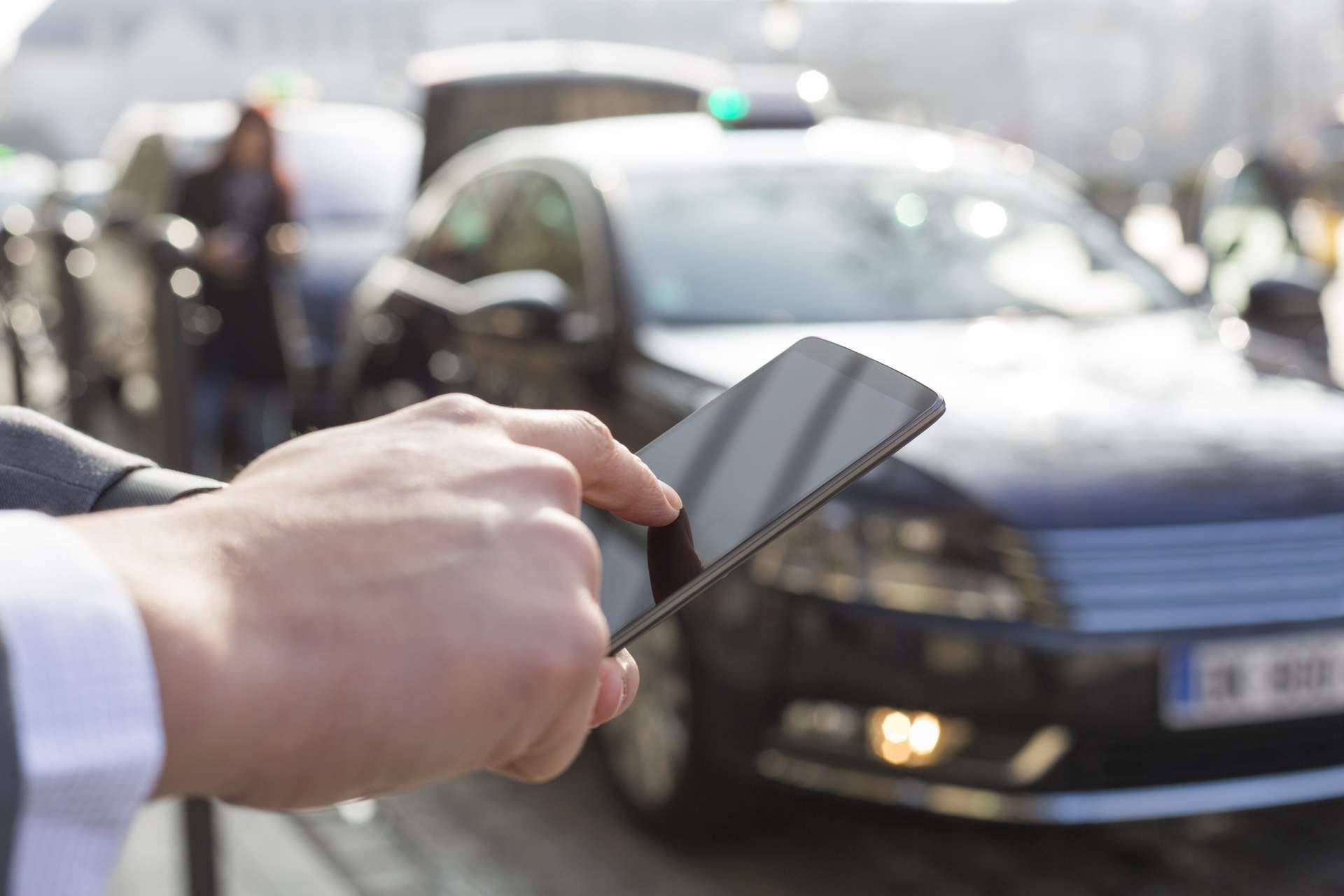 Encontrar servicios de transfer Madrid Parque Warner