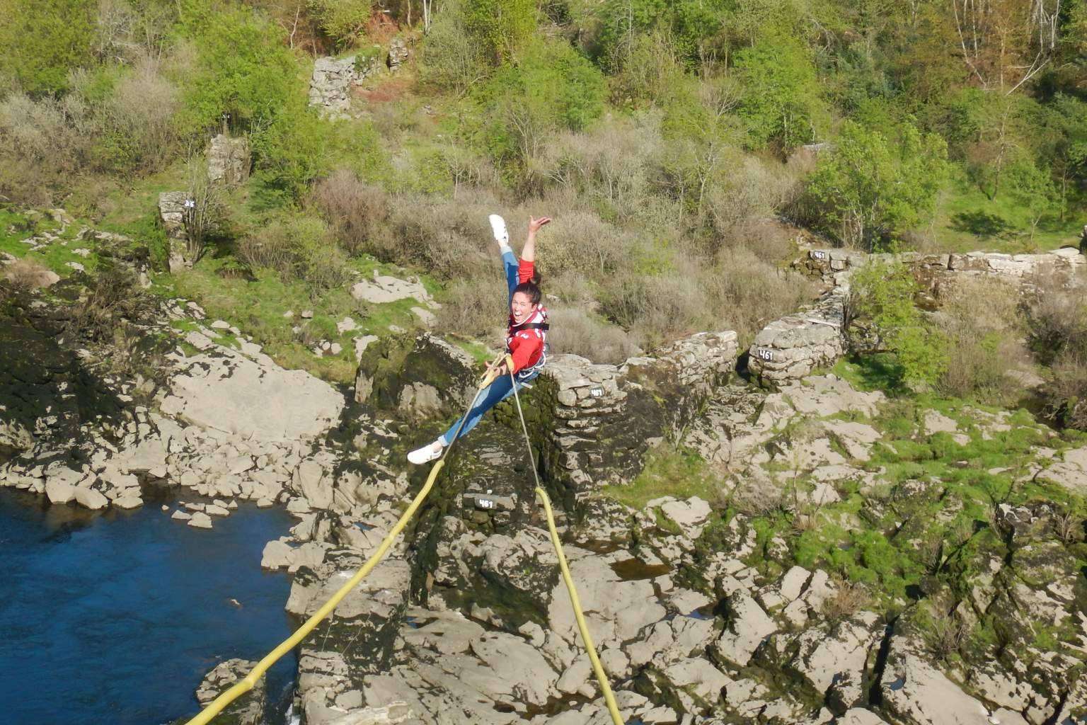 Turac Aventura brinda la oportunidad de realizar puenting en Galicia