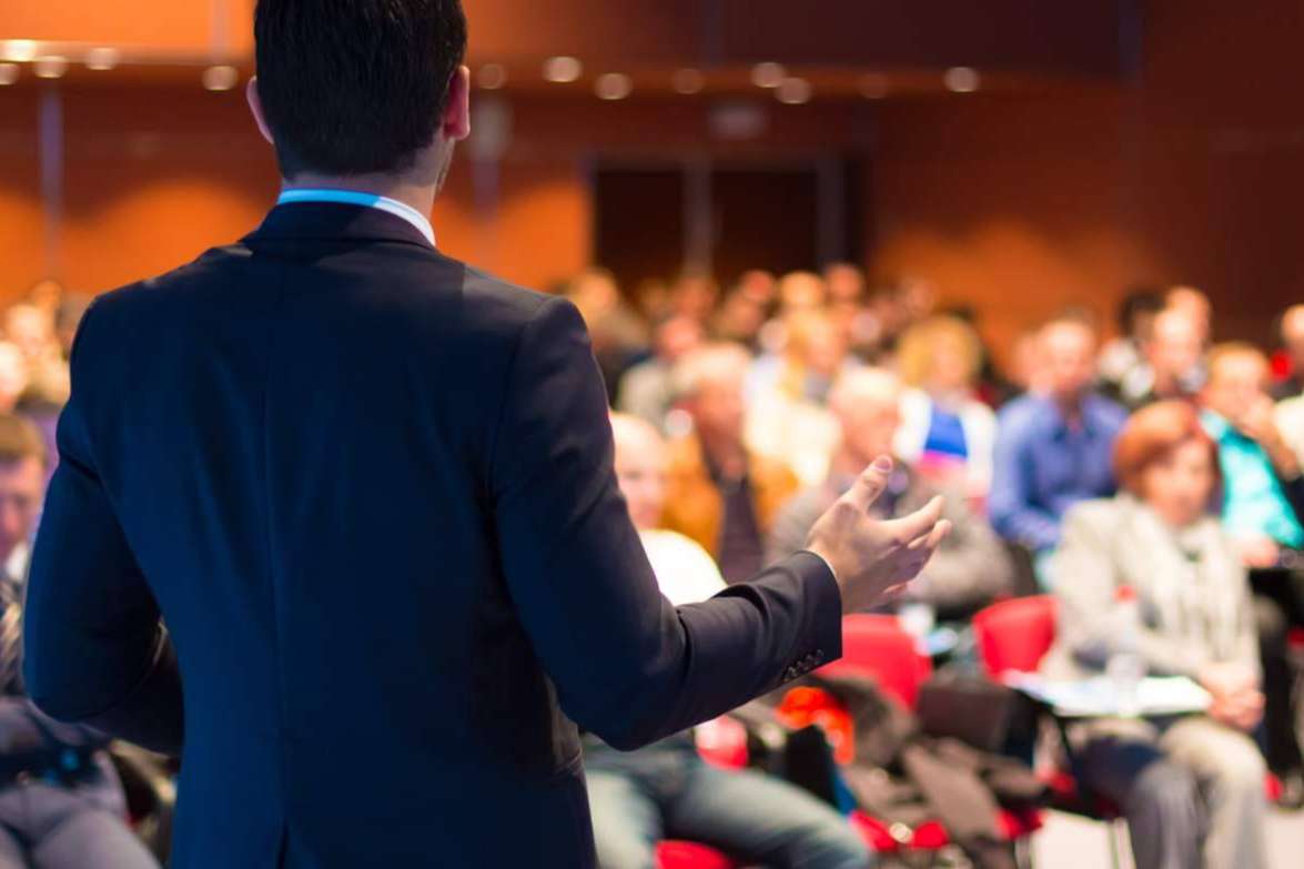 Las empresas pueden motivar y luchar contra el cáncer, con la ayuda de Helpers Speakers