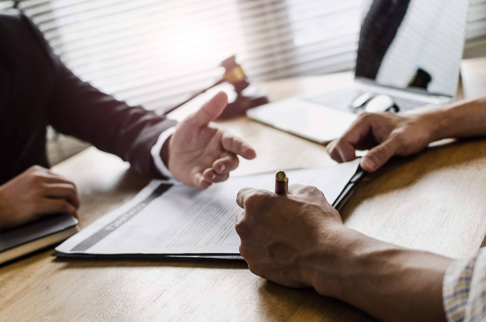 La cercanía y profesionalidad de los abogados son fundamentales en los procedimientos judiciales, por Bueno Salinero Abogados