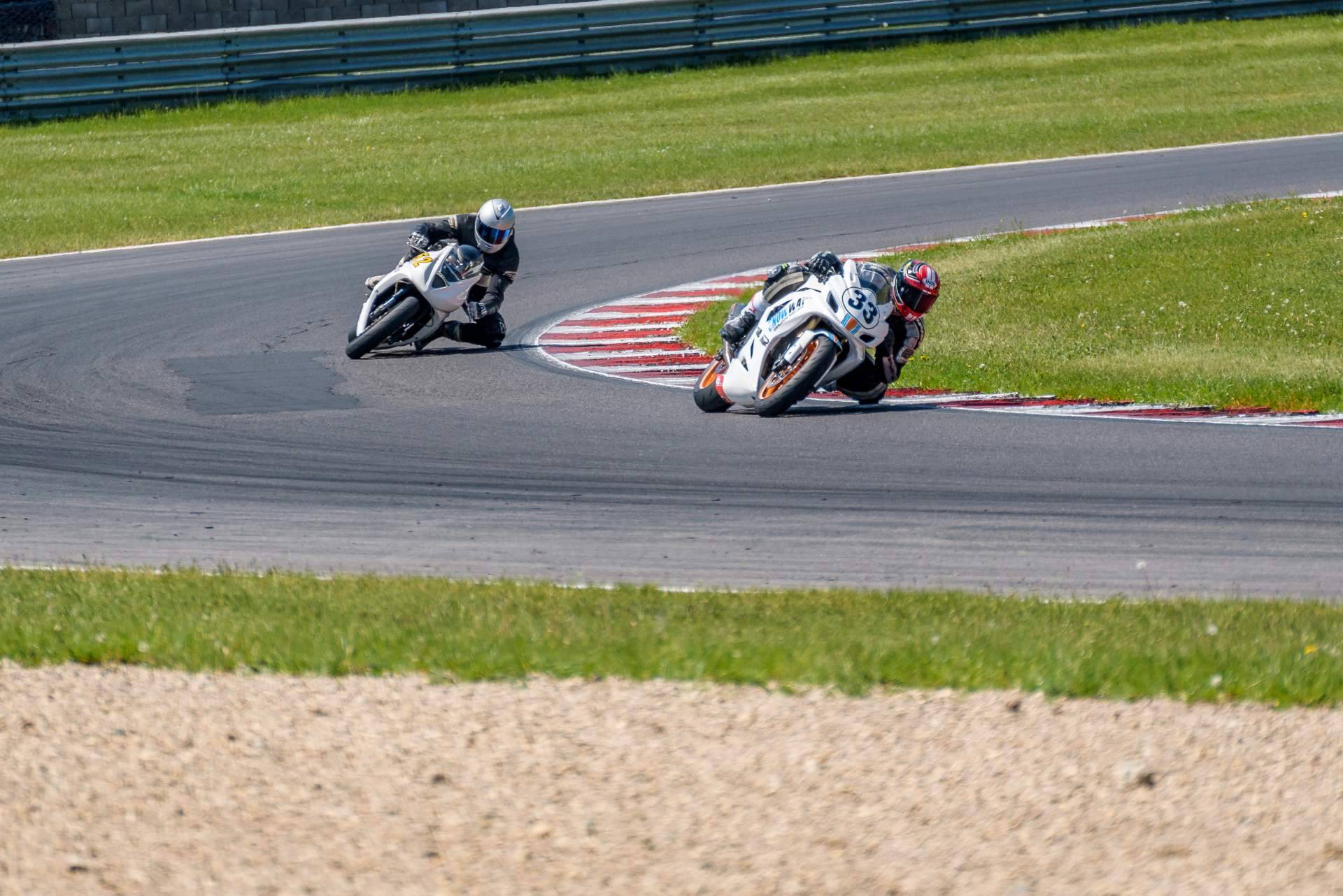 ¿Cómo han evolucionado las carreras de moto a lo largo de la historia?