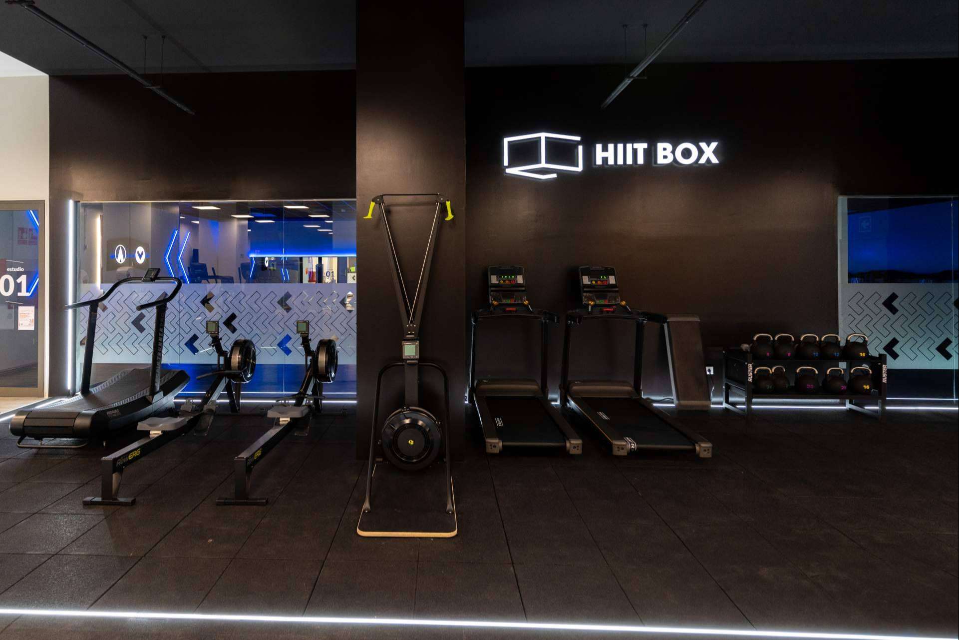 Hyrox es una nueva competición accesible para todas las personas y para la que uno se puede preparar en VivaGym