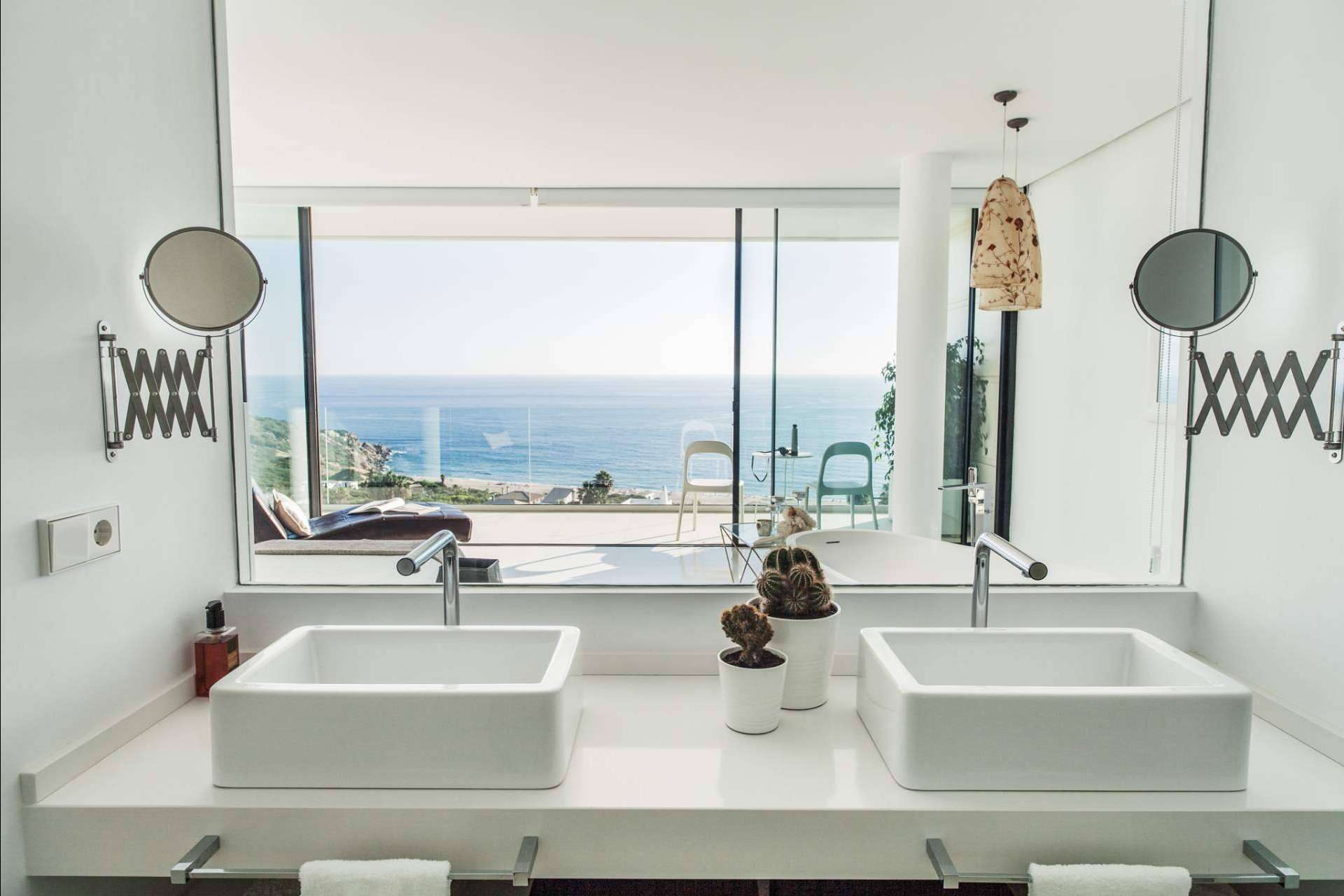 Villa Alkaram, ubicada en Zahara de los Atunes, es un enclave único e idílico